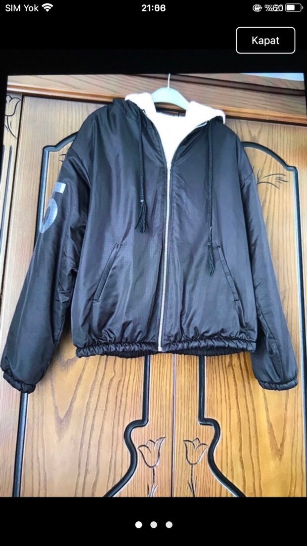 Sokak Stili Siyah Kadın Kapüşonlu Mont - Görsel 2