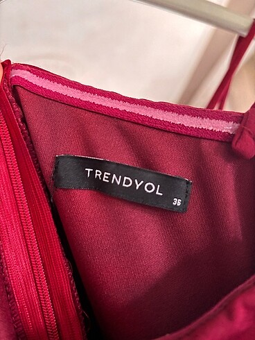 Kırmızı abiye - Görsel 4