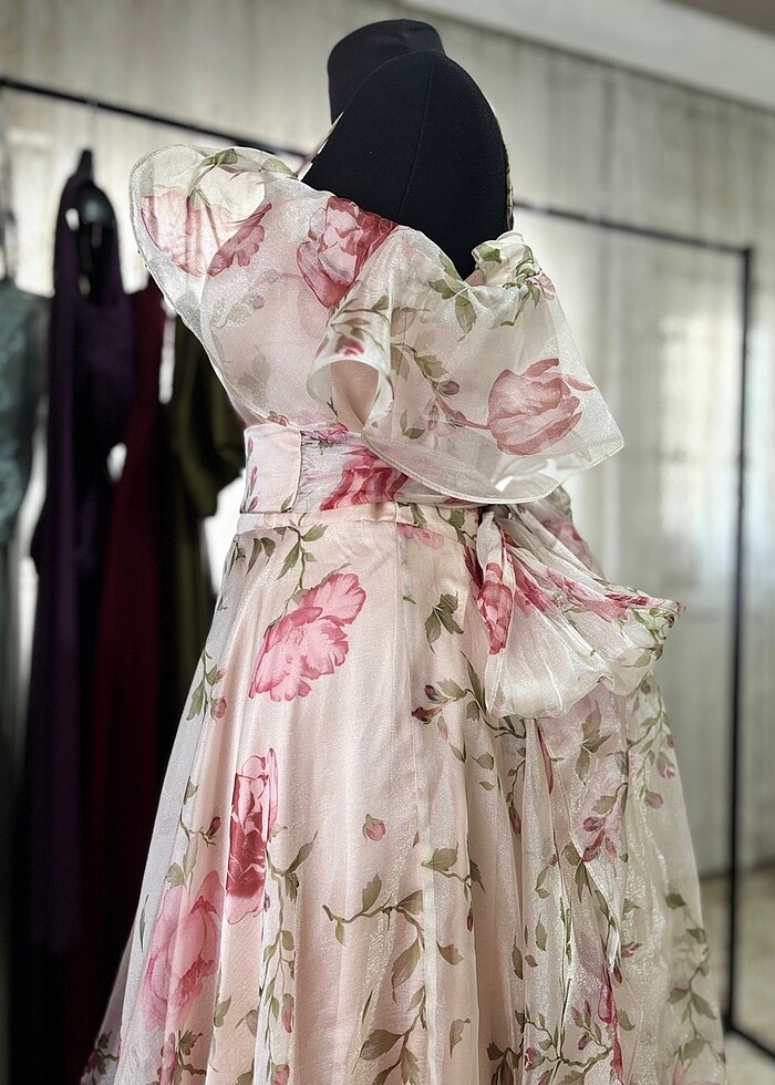 KİRALIK  Çiçekli nişan elbisesi - Görsel 4