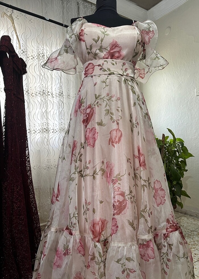 KİRALIK  Çiçekli nişan elbisesi - Görsel 3