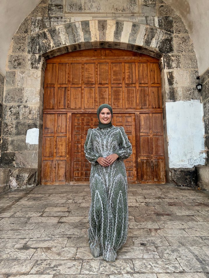 haki renk abiye  arkası iplidir - Görsel 3