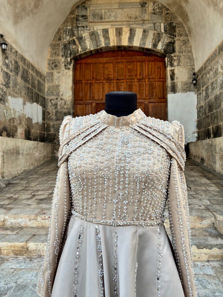 Bej Uzun Kollu Tesettür Abiye Elbise - Görsel 4