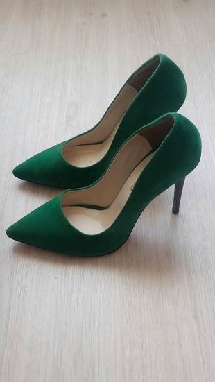 Yeşil stiletto