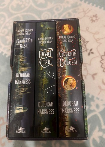 Beden Deborah Harkness Ruhlar Üçlemesi Seti