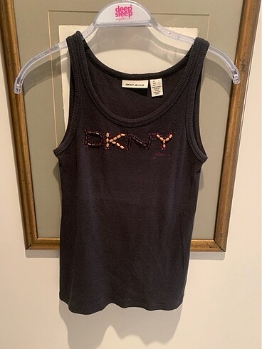 l Beden DKNY Tshirt