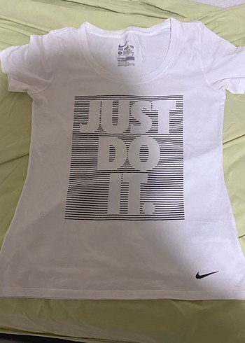 Nike Beyaz Kadın Baskılı Tişört - Görsel 10