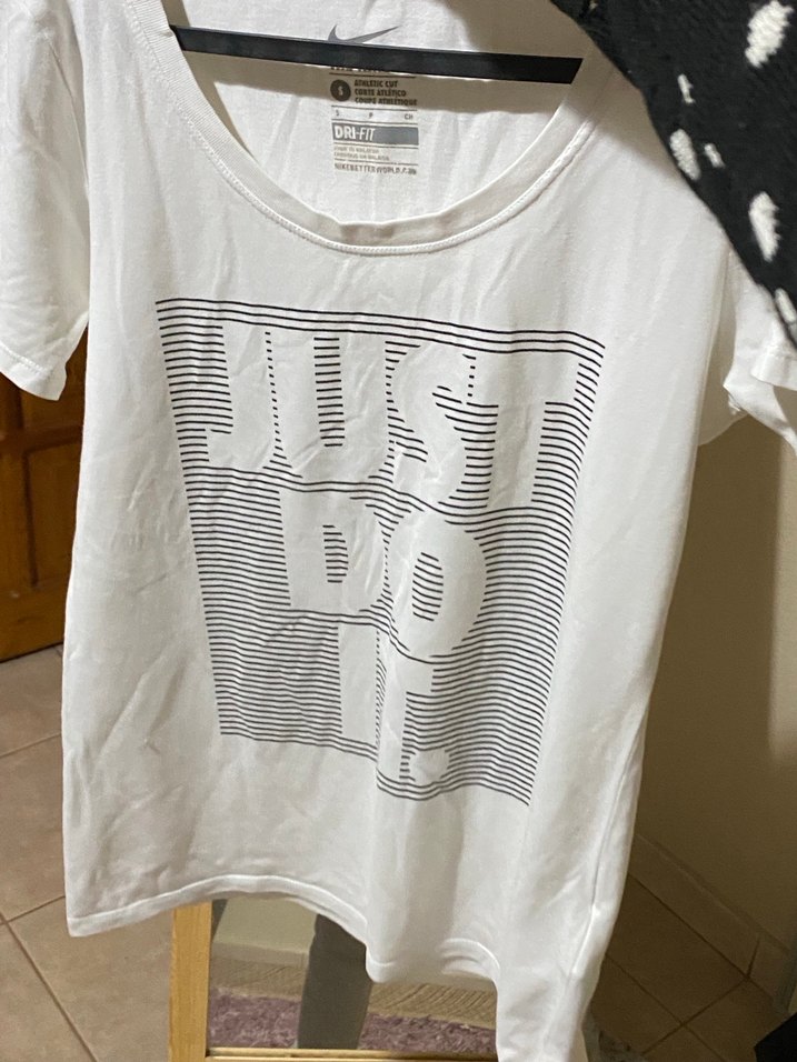 Nike Beyaz Kadın Baskılı Tişört - Görsel 5