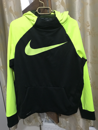 Nike kapşonlu
