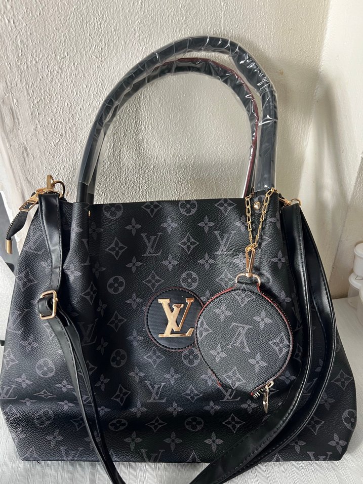 Louis Vuitton Siyah Deri Kadın Çanta - Görsel 3