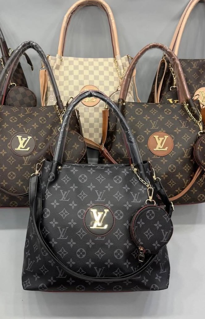 Louis Vuitton Siyah Deri Kadın Çanta - Görsel 2