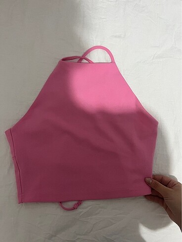 Stradivarius arkadan baglamalı crop top