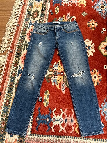 Mavi jeans bayan jean yırtık detaylı