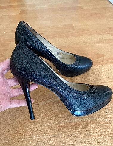 Nine West Nine west siyah deri topuklu ayakkabı