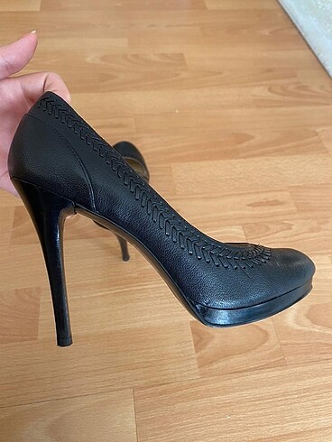 37 Beden Nine west siyah deri topuklu ayakkabı