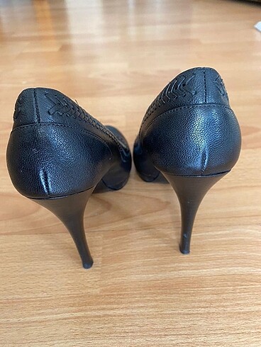 37 Beden siyah Renk Nine west siyah deri topuklu ayakkabı