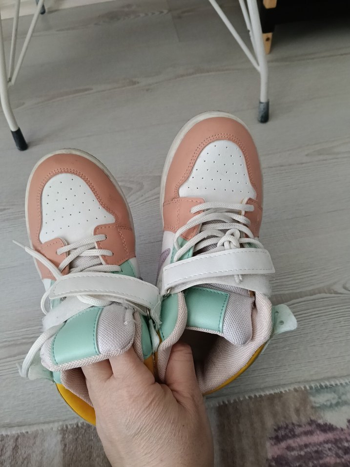 Çocuklar için Çok Renkli Bağcıksız Spor Ayakkabı - Görsel 3