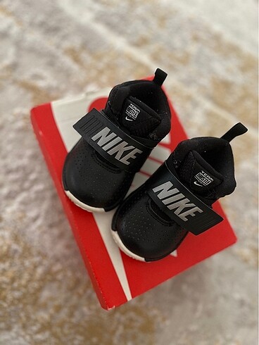 Nike bebek bot