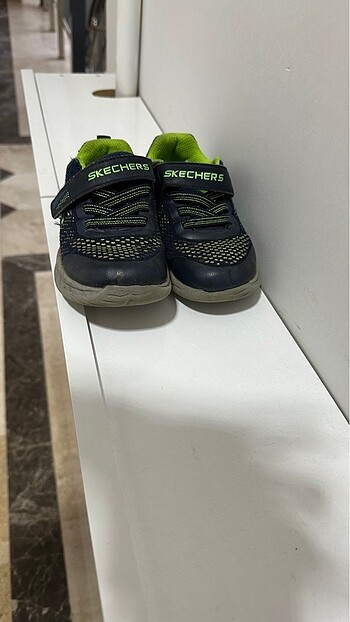 26 Beden Skechers spor ayakkabı