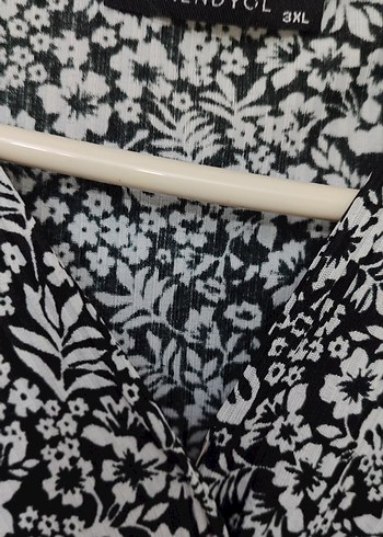 Gri siyah çiçekli elbise - Görsel 3