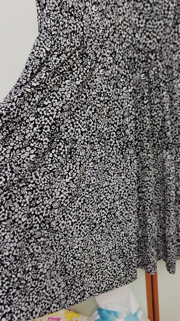 Gri siyah çiçekli elbise - Görsel 2