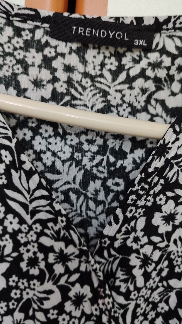 Gri siyah çiçekli elbise - Görsel 3