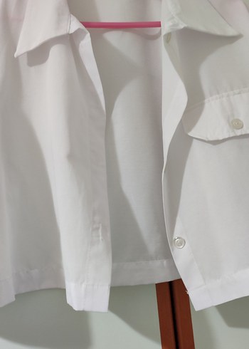 Beyaz Kısa Kollu Düğmeli Kadın crop Gömlek - Görsel 4
