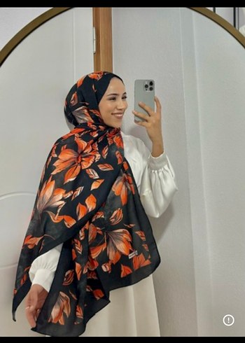 Siyah Çiçek Desenli Kadın Şal