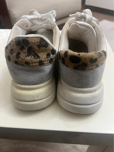 38 Beden Sneaker ayakkabı