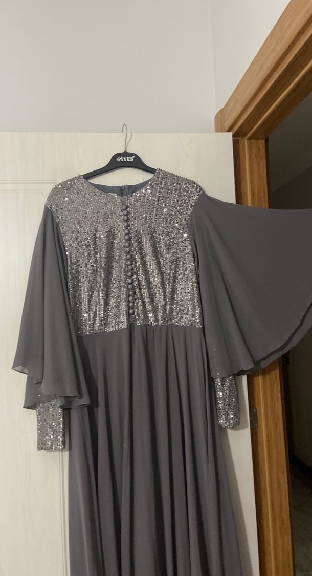 Uzun Kollu Gri Abiye Elbise - Görsel 2