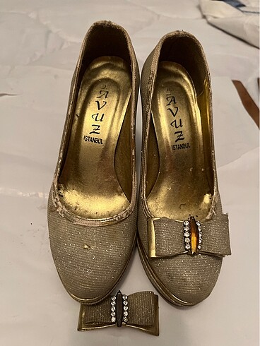 Altın rengi abiye ayakkabı - Görsel 7