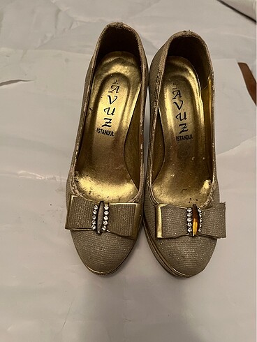 Altın rengi abiye ayakkabı - Görsel 8