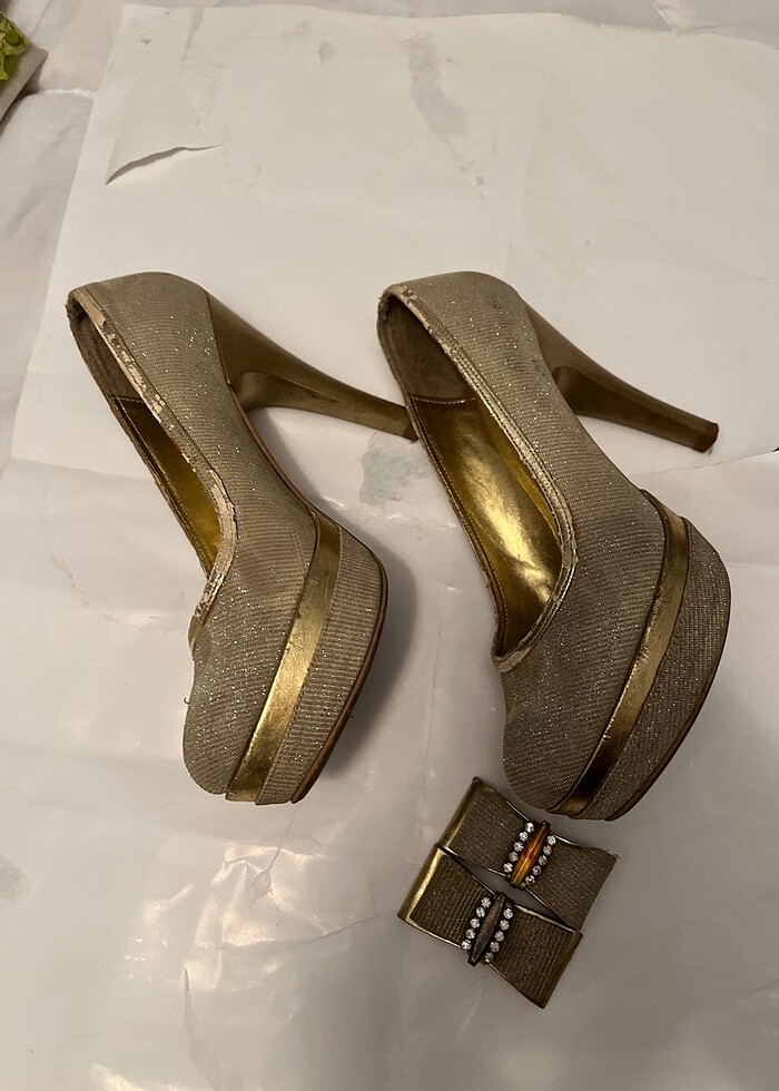 Altın rengi abiye ayakkabı - Görsel 5