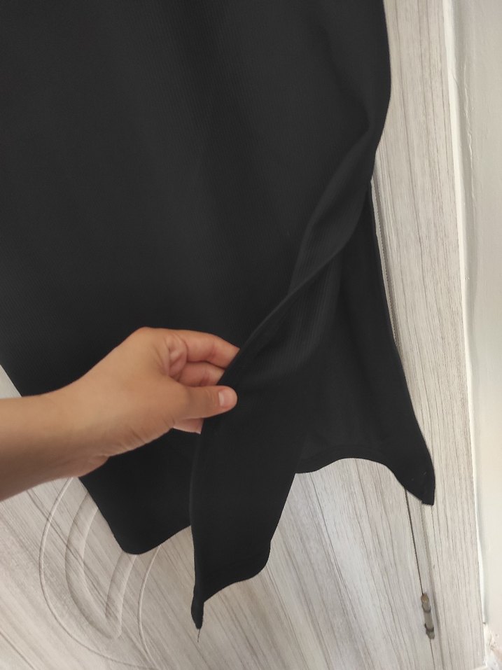 boncuk Detaylı Siyah Uzun Kolsuz triko Elbise - Görsel 3