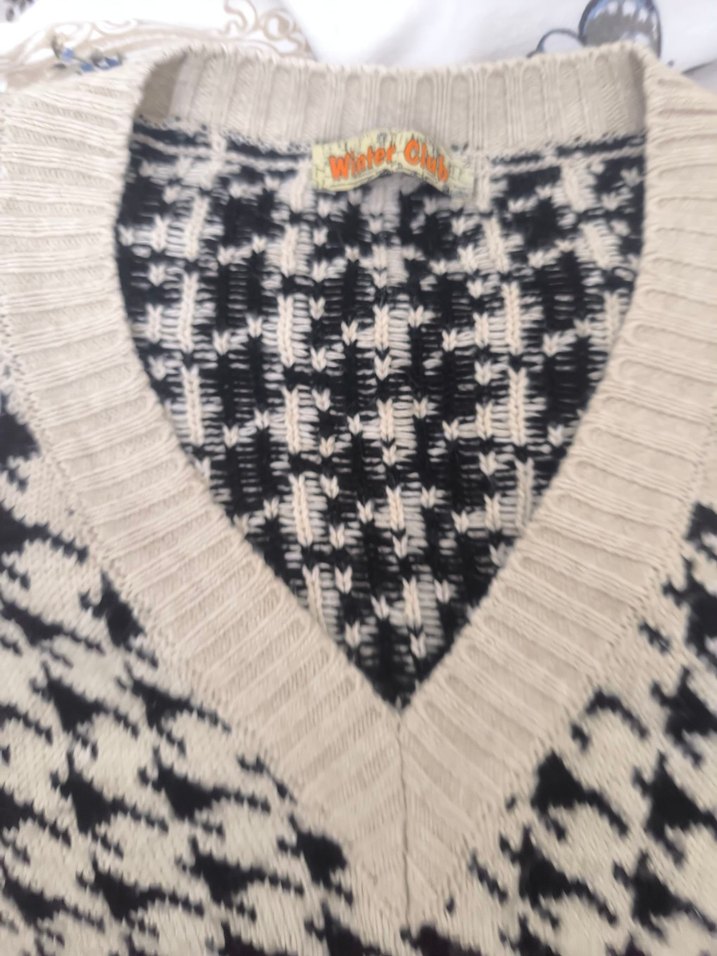 Gri V Yakalı Kadın Triko Süveter - Görsel 2