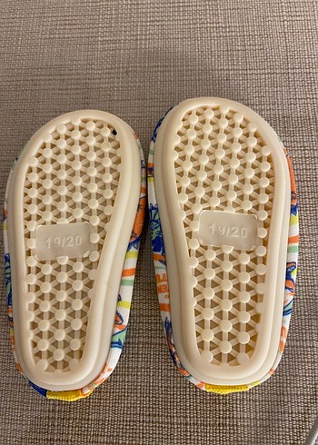 LC Waikiki Çocuk Çok Renkli Kayışlı Kaydırmaz Terlik