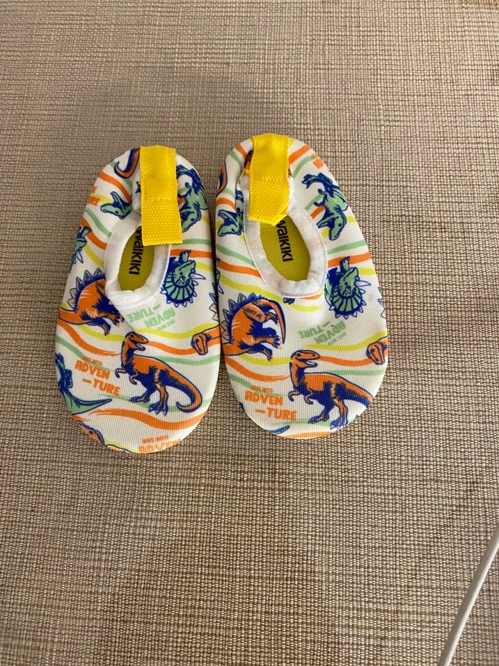 Çocuk Çok Renkli Kayışlı Kaydırmaz Terlik - Görsel 2