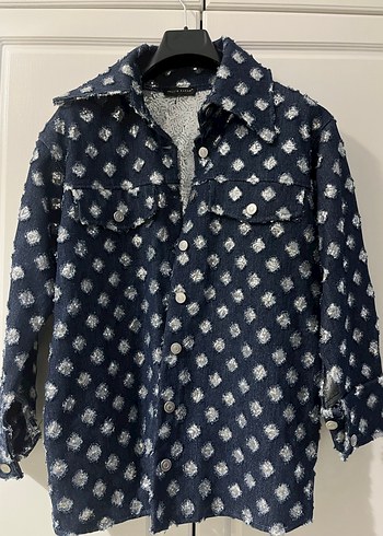 Melike Tatar Pul işlemeli kot ceket - Görsel 3