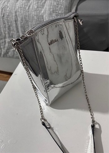Elle Metalik Gri Fermuarlı Kadın Çantası - Görsel 4