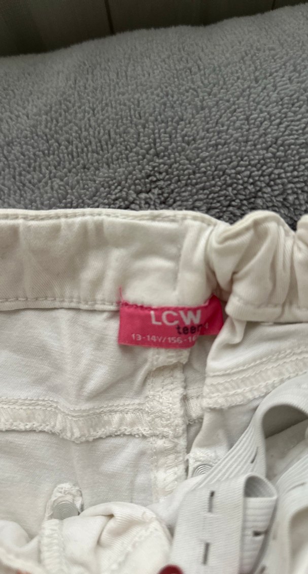 beyaz dantel paçalı çocuk pantolon - Görsel 3