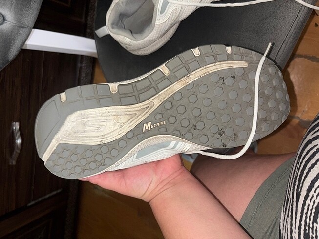 44 Beden beyaz Renk Skechers orjinal erkek spor ayakkabı