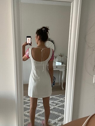 36 Beden Beyaz kolları pullu mini elbise