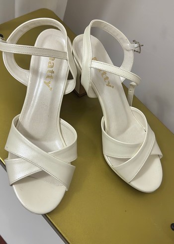 Beyaz Dolgu Topuklu Kadın Abiye Ayakkabı - Görsel 2