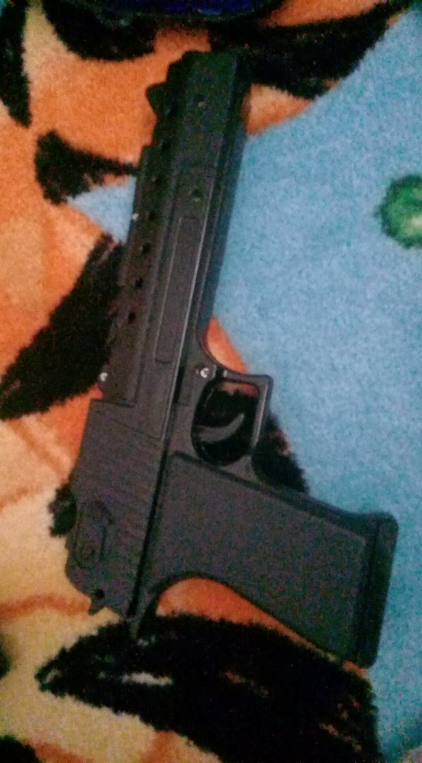 Siyah Oyuncak Tabanca - Görsel 2