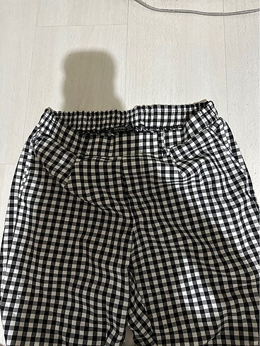 Bershka Kare pantolon