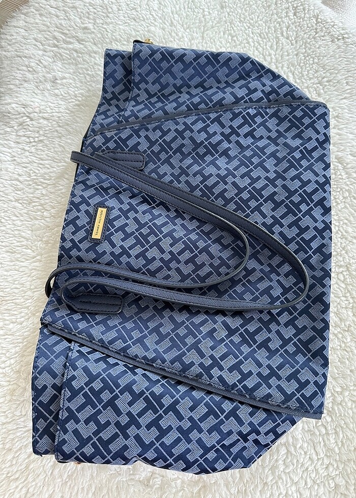 Tommy hilfiger çanta - Görsel 3