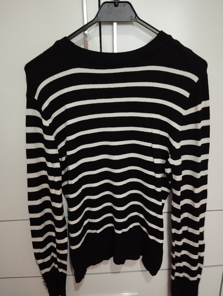 Siyah Beyaz Çizgili Kadın Triko Kazak - Görsel 3