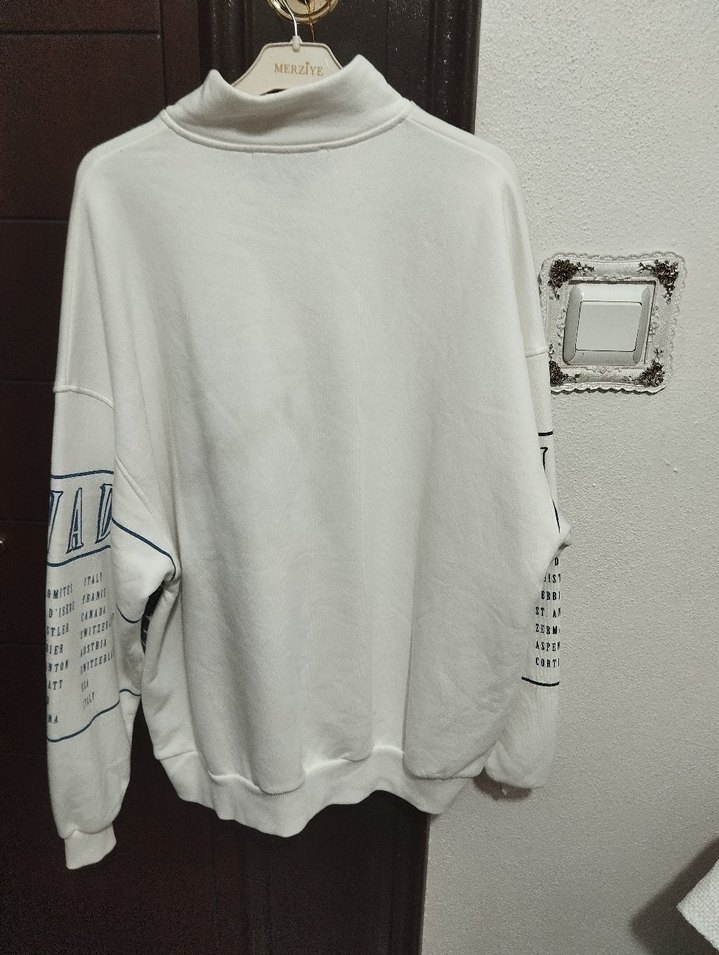 Kadın Beyaz Yarım Fermuarlı Sweatshirt - Görsel 4