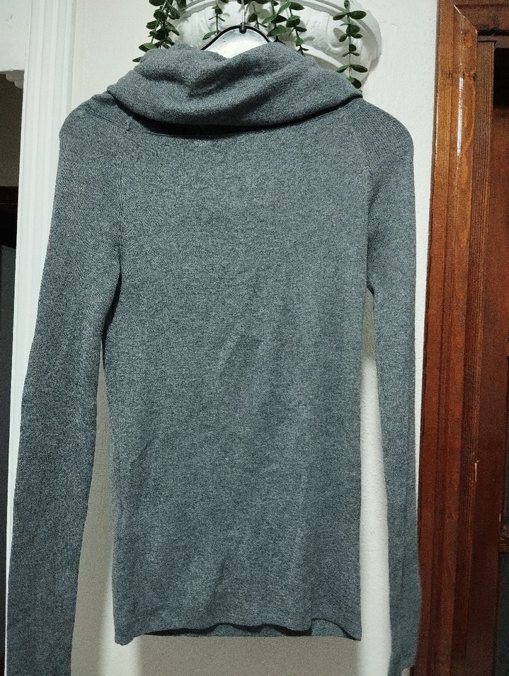 Gri Yünlü Yüksek Yakalı Kadın Kazak - Görsel 3