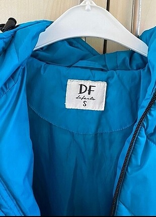 Defacto defacto mont