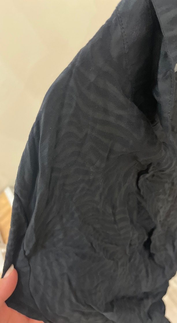 Kadın Siyah Dökümlü  Gömlek - Görsel 2